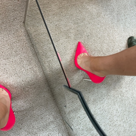 Christian Louboutin So Kate Pink Size 38. - Picture 8 of 10